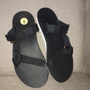 Teva universal  slides sandal black women size 9